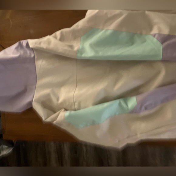 COPY - Woman’s full ski/snowboard jacket. Size medium, fits oversize. Very warm. - Picture 6 of 12